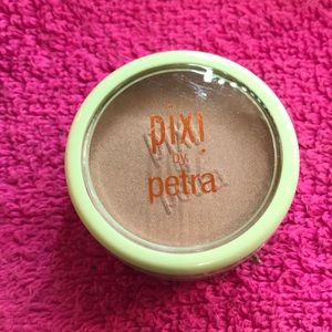 Pixi bronzer in summertime